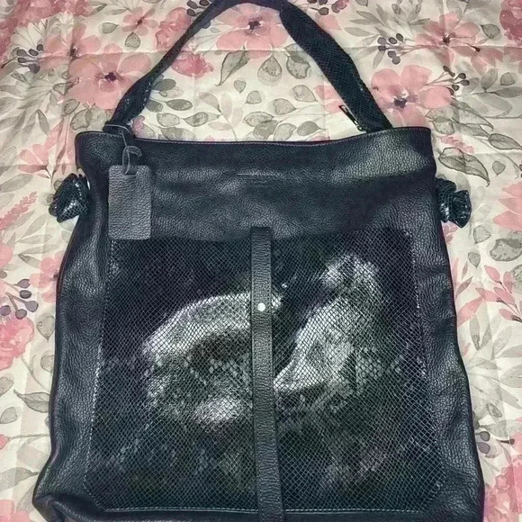 Persaman Snake Embossed Shoulder Bag - Picture 5 of 9